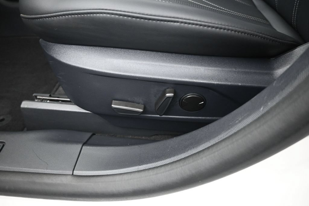 Certified 2025 Ford Mustang Mach-E Select RWD image 17