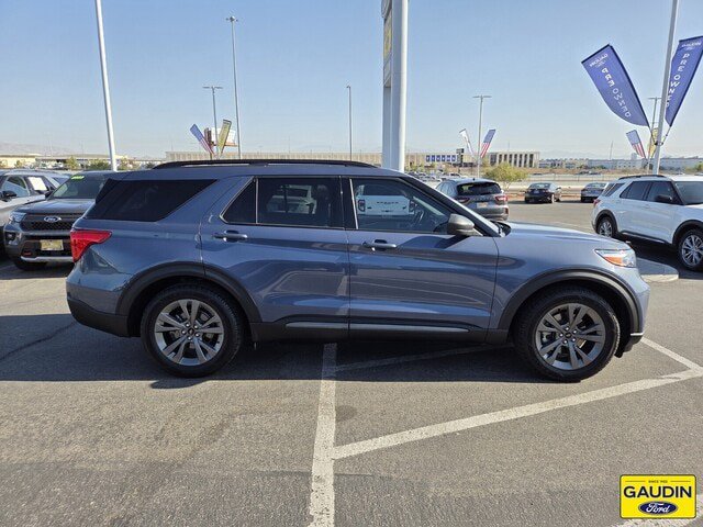 Certified 2021 Ford Explorer XLT w/ Equipment Group 202A RWD image 8