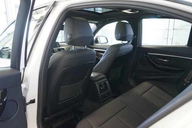 Used 2018 BMW 330i xDrive Sedan AWD/4WD image 28