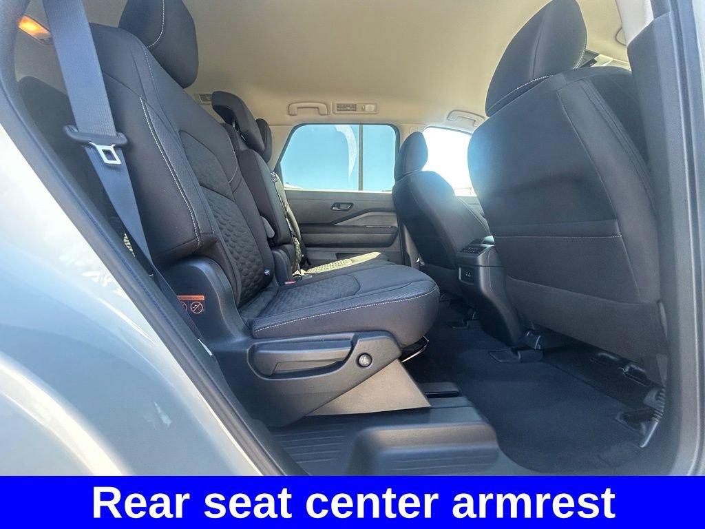 Used 2025 Nissan Pathfinder SV FWD image 28