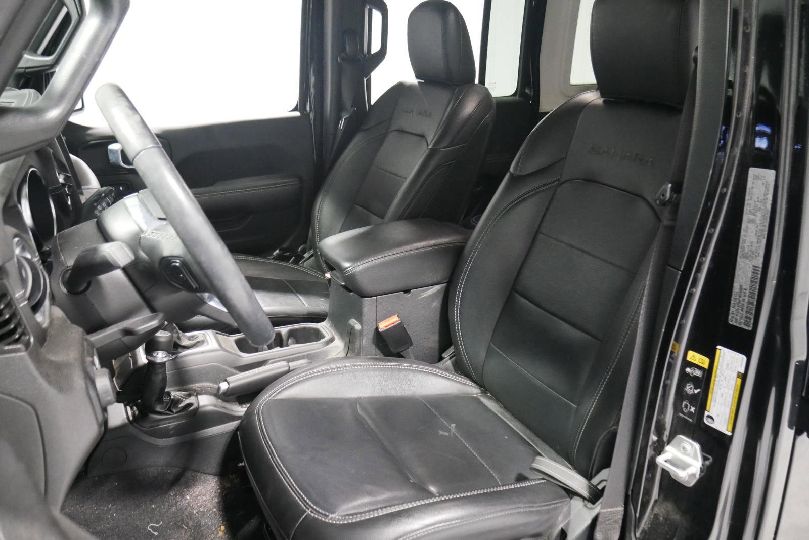 Used 2023 Jeep Wrangler Sahara w/ Cold Weather Group image 10