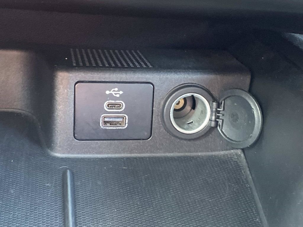 Certified 2024 Ford Escape Active AWD/4WD image 30