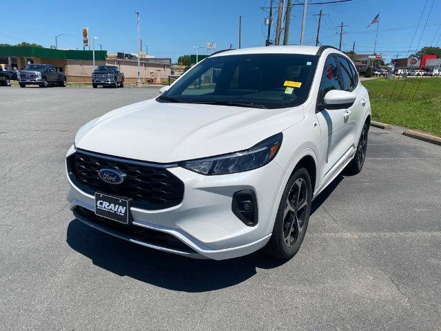 Certified 2023 Ford Escape ST-Line Select w/ Tech Pack #2 AWD/4WD image 3