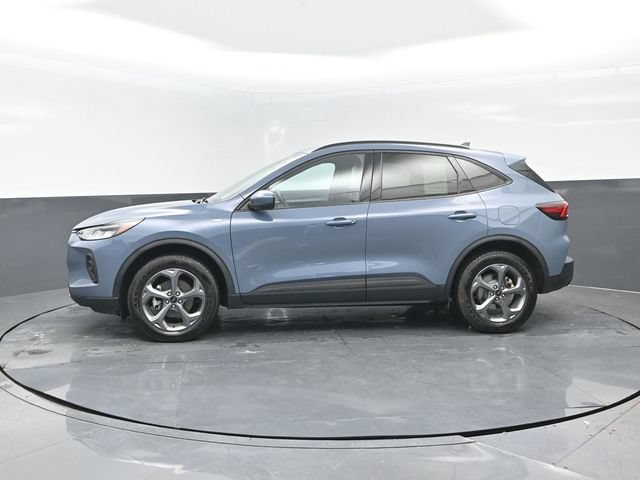 Certified 2025 Ford Escape ST-Line Select AWD/4WD image 4