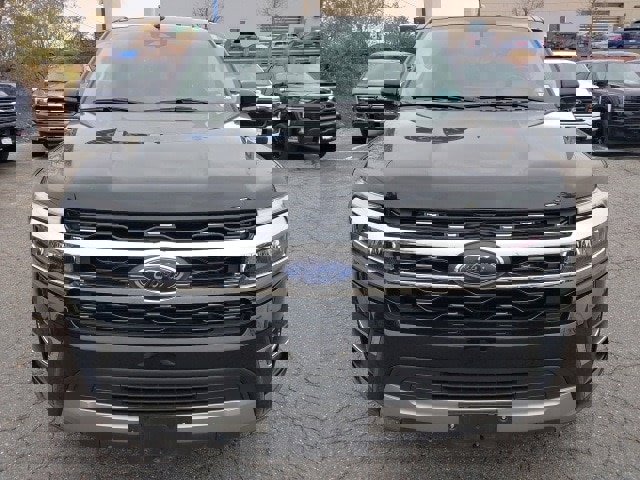 Certified 2024 Ford Expedition Limited image 3