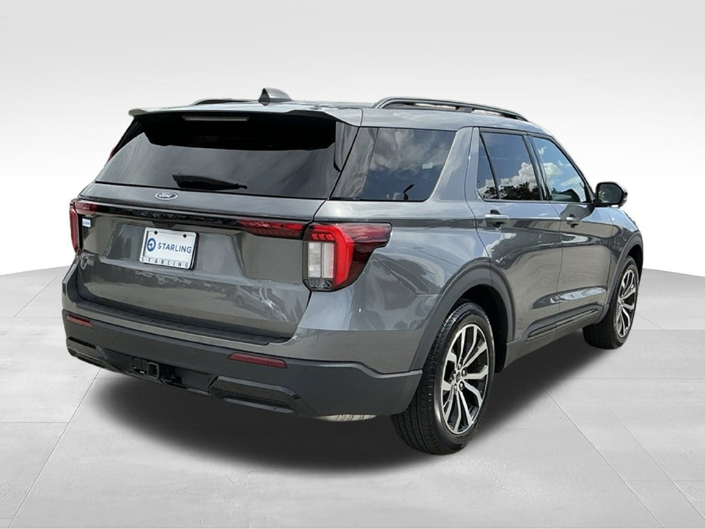 Certified 2025 Ford Explorer ST-Line w/ Premium Package RWD image 8