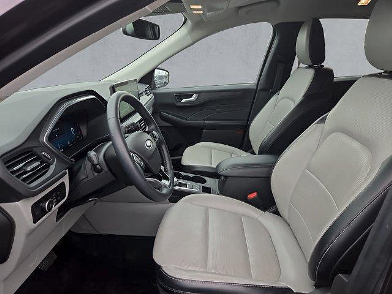 Certified 2023 Ford Escape Platinum AWD/4WD image 9