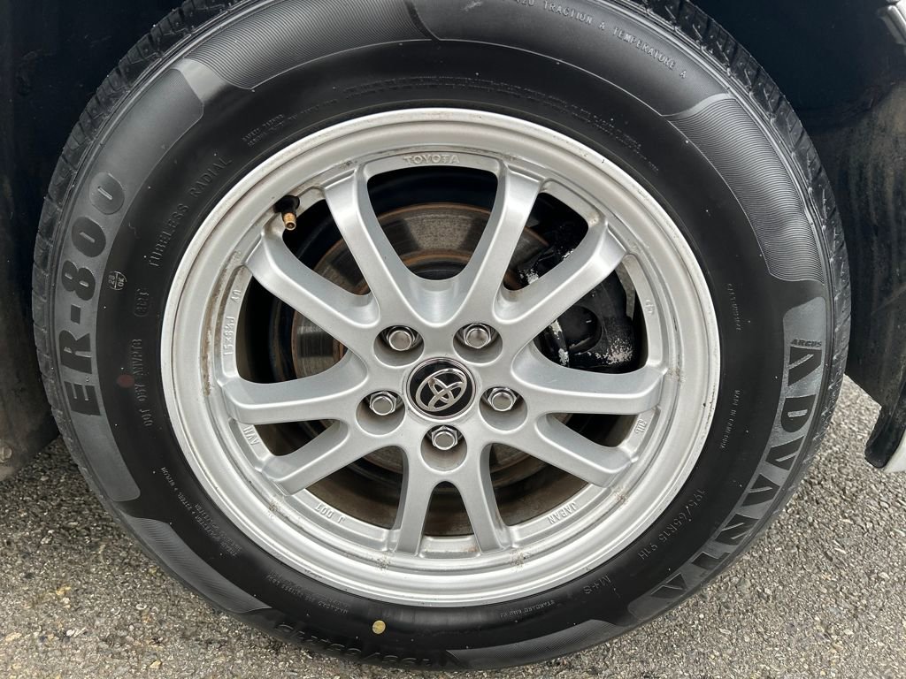 Used 2022 Toyota Prius LE image 18