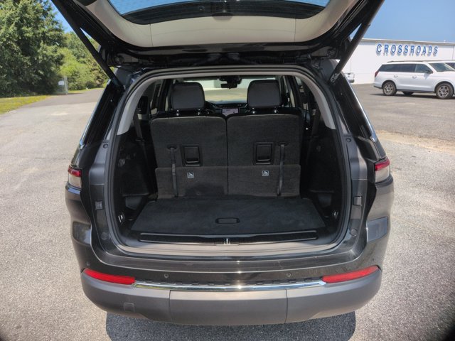 Used 2023 Jeep Grand Cherokee L Limited w/ Luxury Tech Group II AWD/4WD image 33