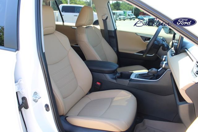 Used 2025 Toyota RAV4 Limited FWD image 11