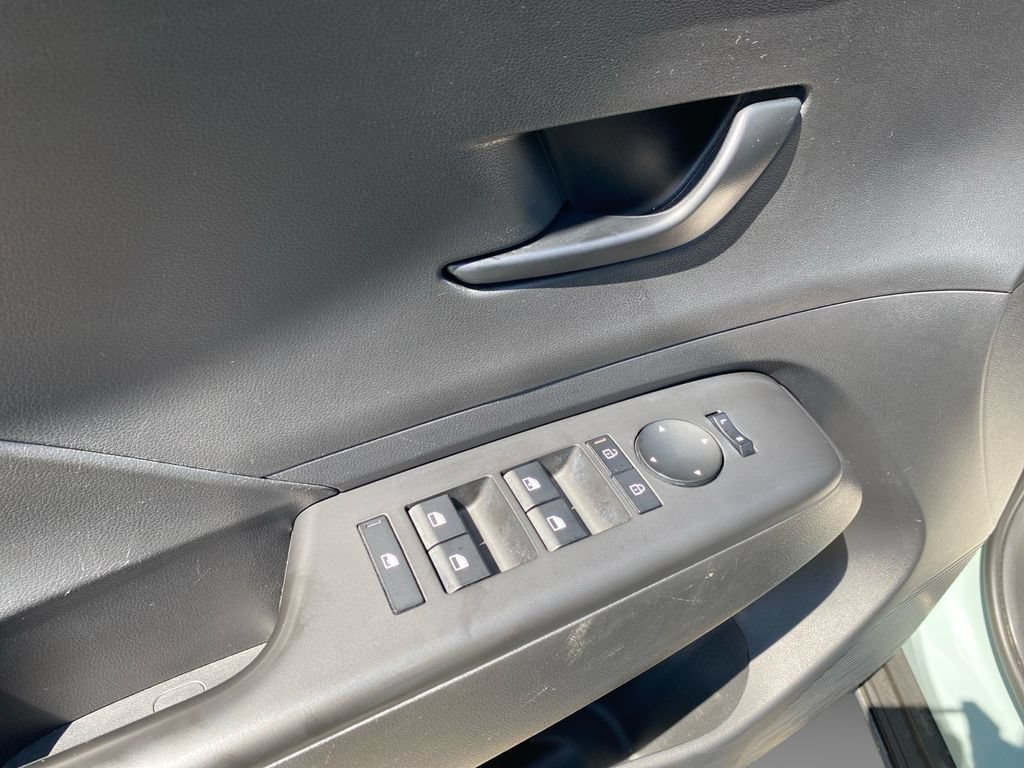 Used 2024 Hyundai Kona SE AWD/4WD image 23