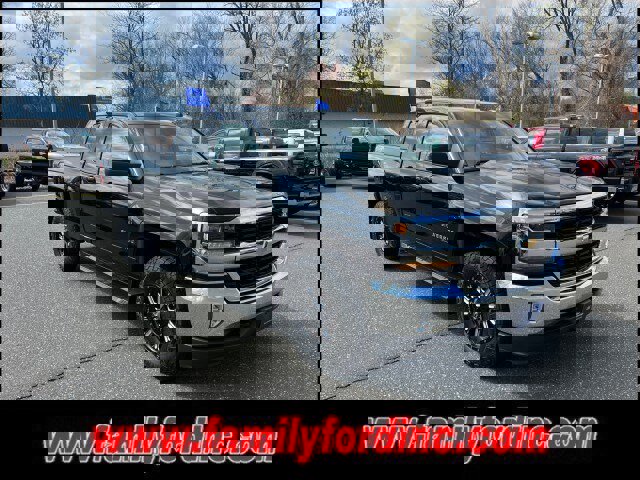 Used 2018 Chevrolet Silverado 1500 LT w/ All Star Edition image 6