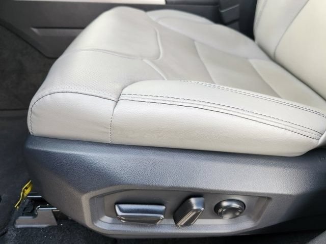 Used 2026 Toyota Tundra Limited AWD/4WD image 23