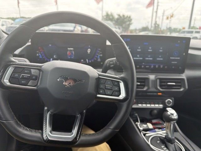 Certified 2024 Ford Mustang Coupe RWD image 10