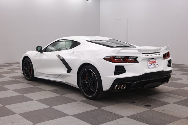 Used 2022 Chevrolet Corvette Stingray Coupe w/ Z51 Performance Package RWD image 8