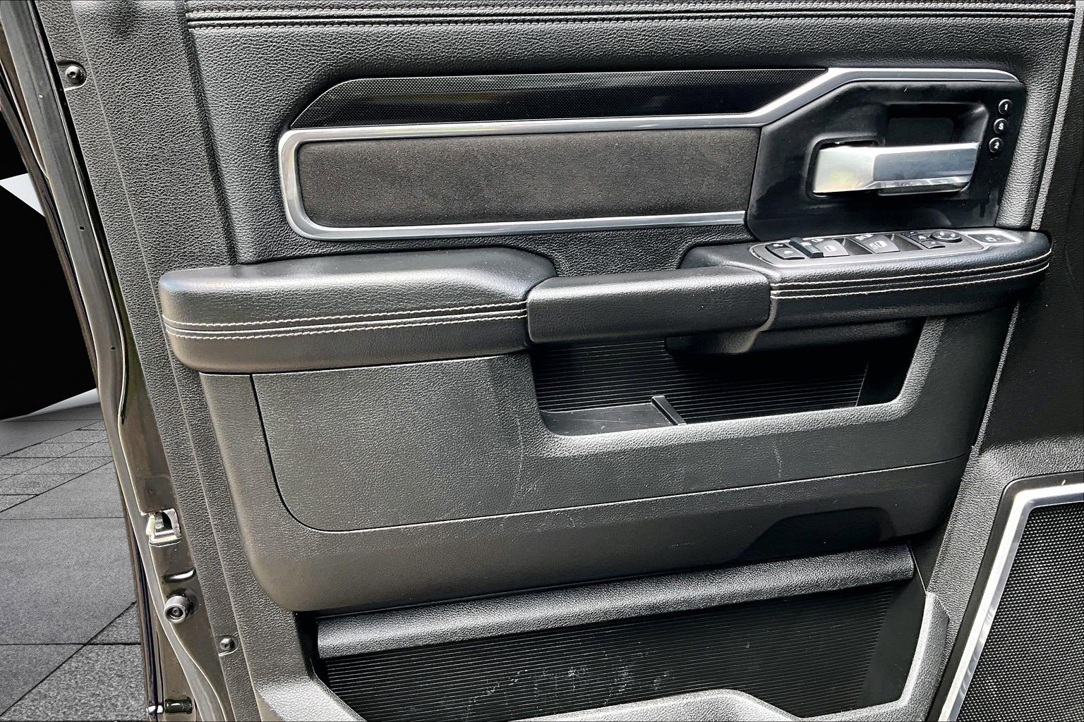 Used 2022 RAM 2500 Laramie AWD/4WD image 18