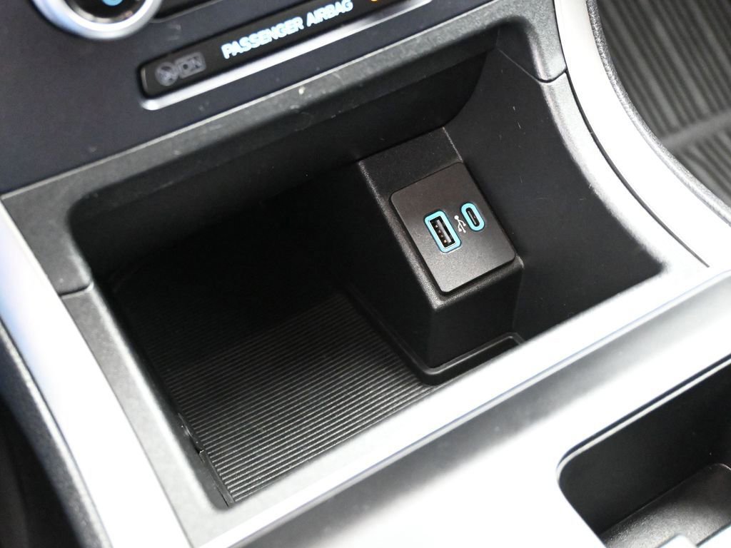 Certified 2022 Ford Edge SE w/ Black Appearance Package image 45