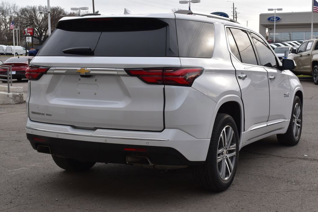 Used 2023 Chevrolet Traverse High Country image 2