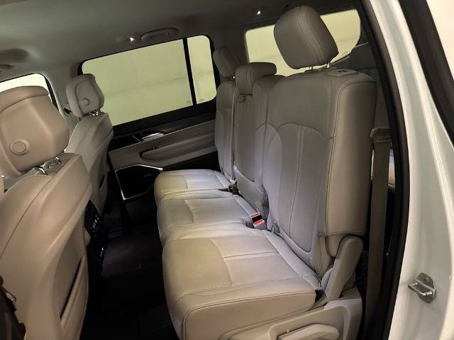 Used 2024 Jeep Wagoneer Series II w/ Flexible Seating Group RWD image 32
