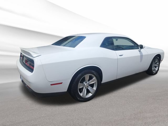 Used 2020 Dodge Challenger SXT RWD image 5
