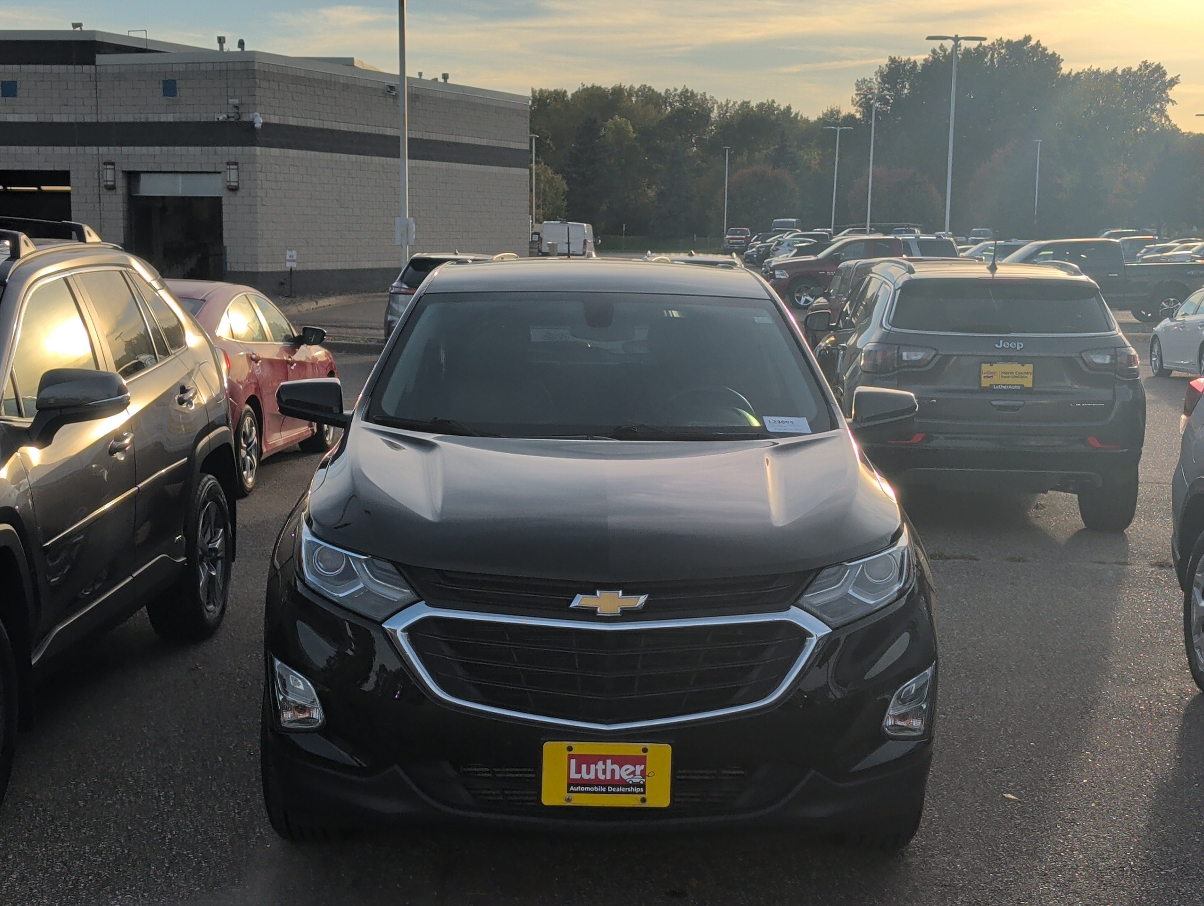 Used 2019 Chevrolet Equinox LT AWD/4WD image 2