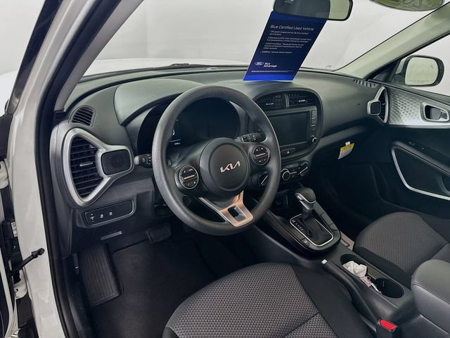 Used 2025 Kia Soul LX w/ LX Technology Package FWD image 15