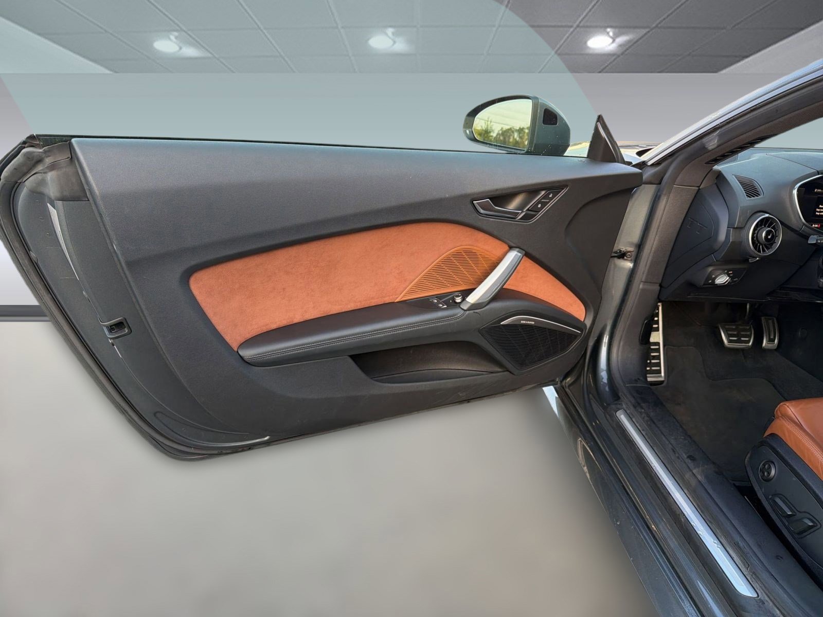 Used 2018 Audi TT 2.0T w/ Technology Package image 19