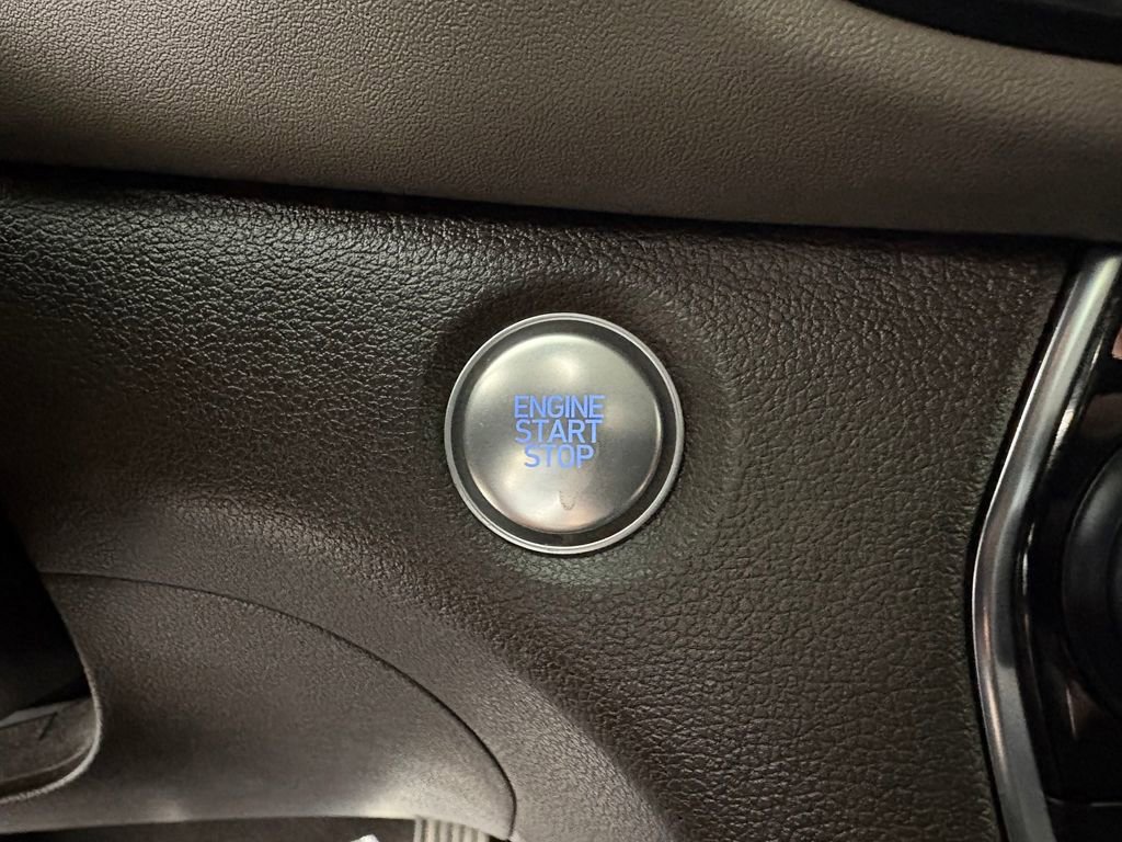 Used 2020 Hyundai Santa Fe SEL w/ Convenience Package image 22