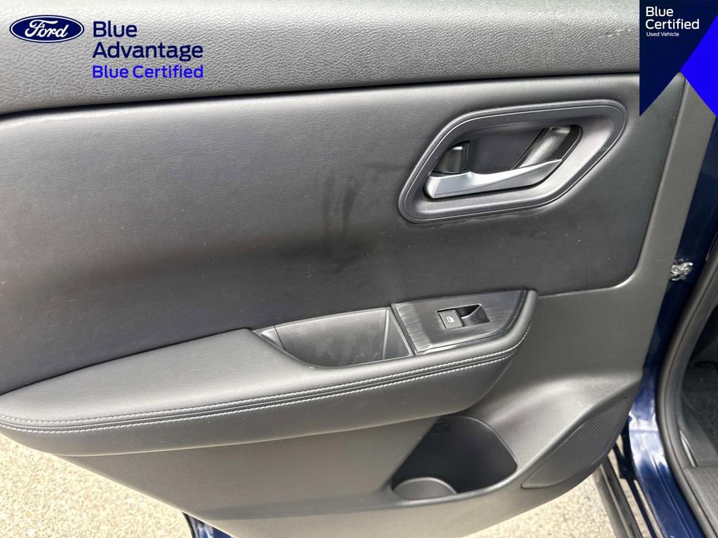 Used 2024 Nissan Rogue SV FWD image 11