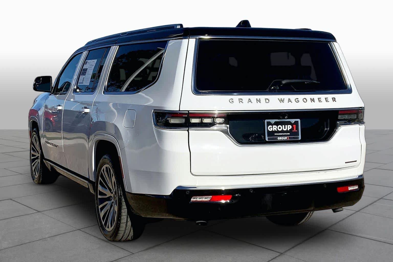 Used 2024 Jeep Grand Wagoneer L Series III AWD/4WD image 12