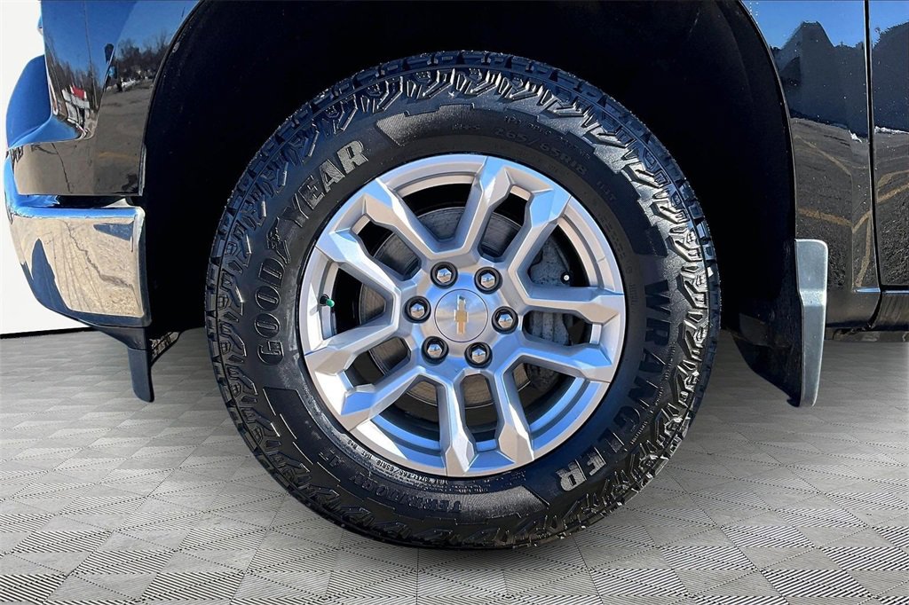Used 2023 Chevrolet Silverado 1500 LT image 9