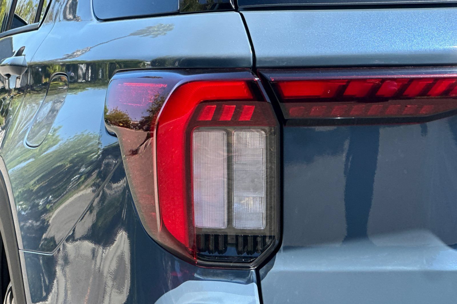 Certified 2025 Ford Explorer ST-Line w/ Premium Package AWD/4WD image 46