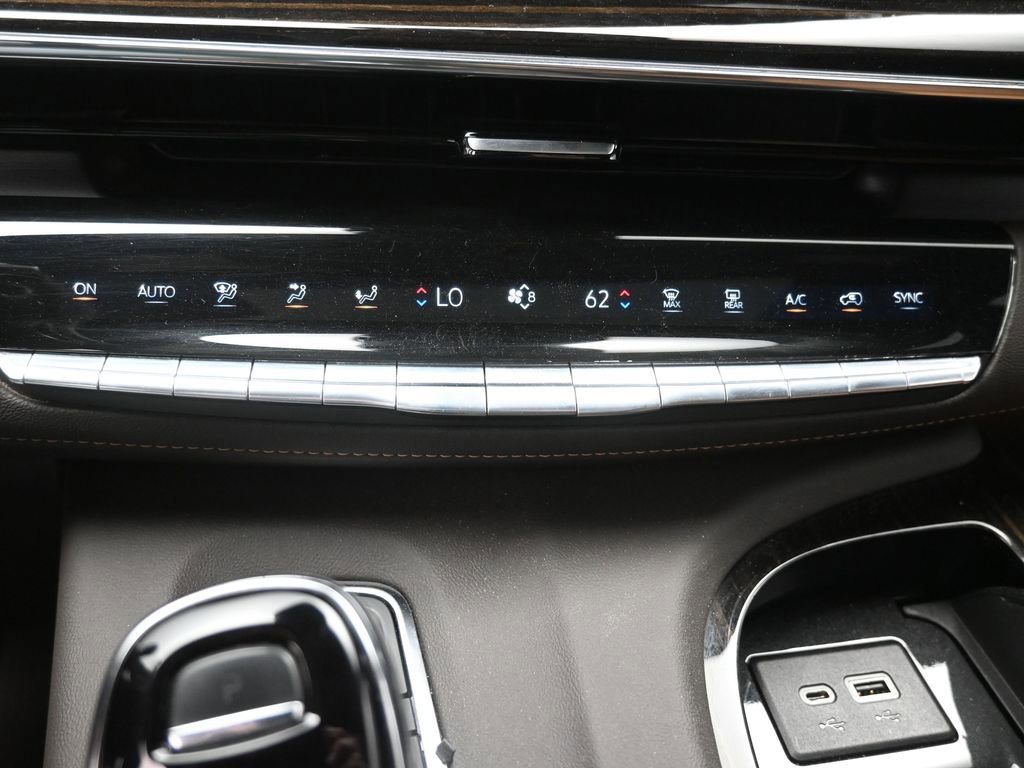 Used 2023 Cadillac Escalade ESV Premium Luxury image 29