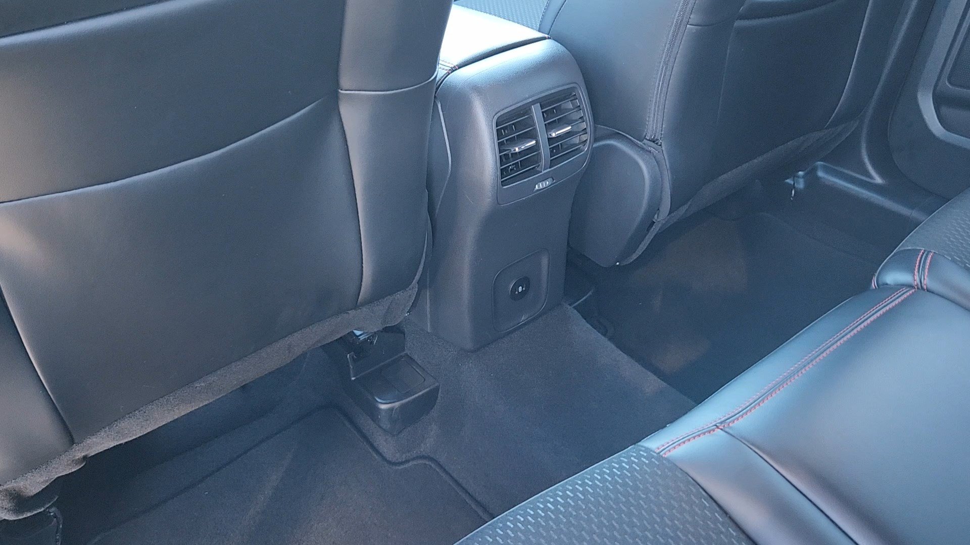 Certified 2026 Ford Escape ST-Line AWD/4WD image 17