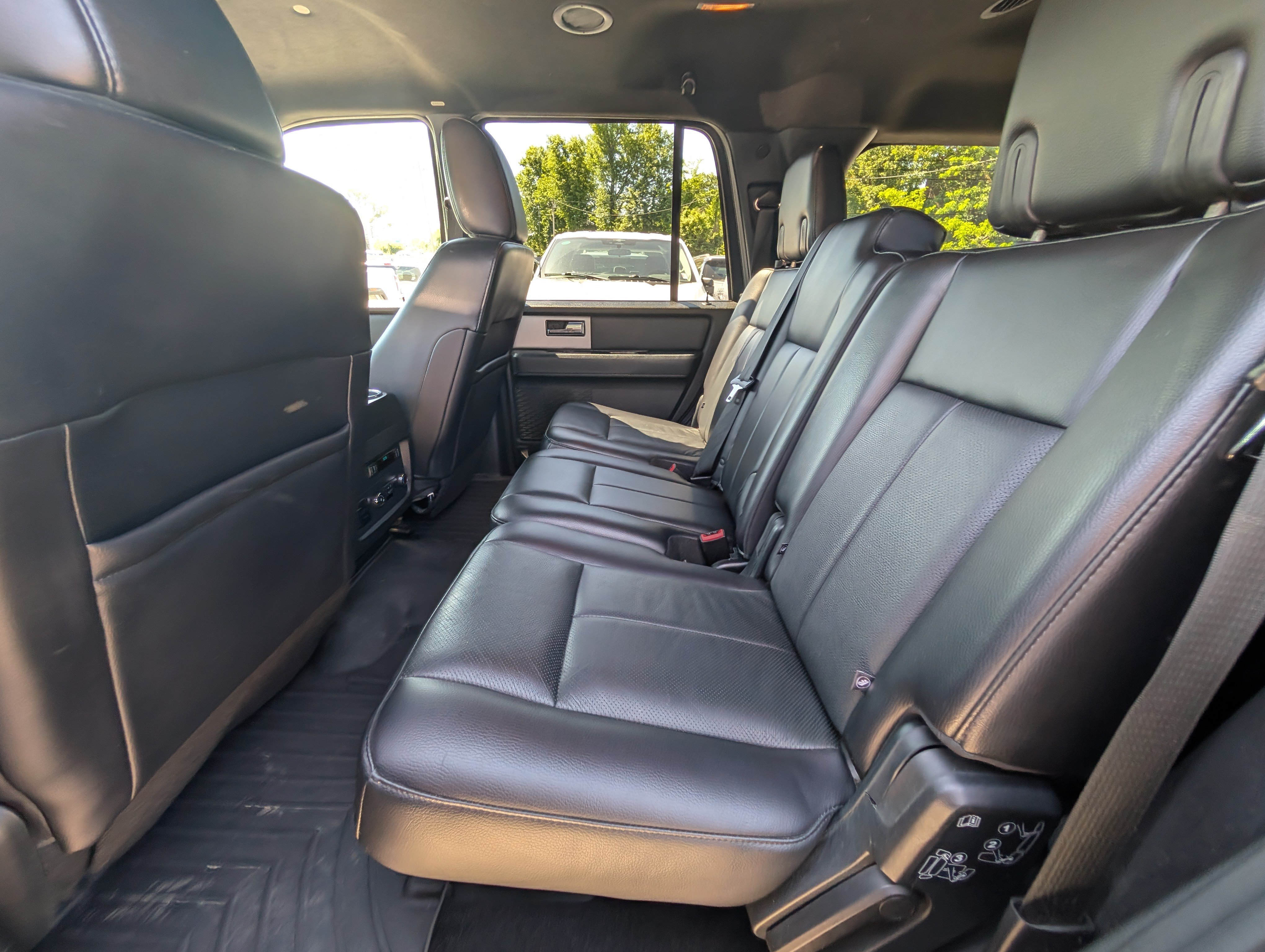 Certified 2017 Ford Expedition Limited AWD/4WD image 18