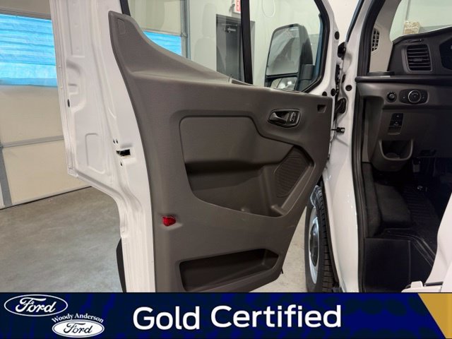 Certified 2025 Ford Transit 150 Low Roof RWD image 21