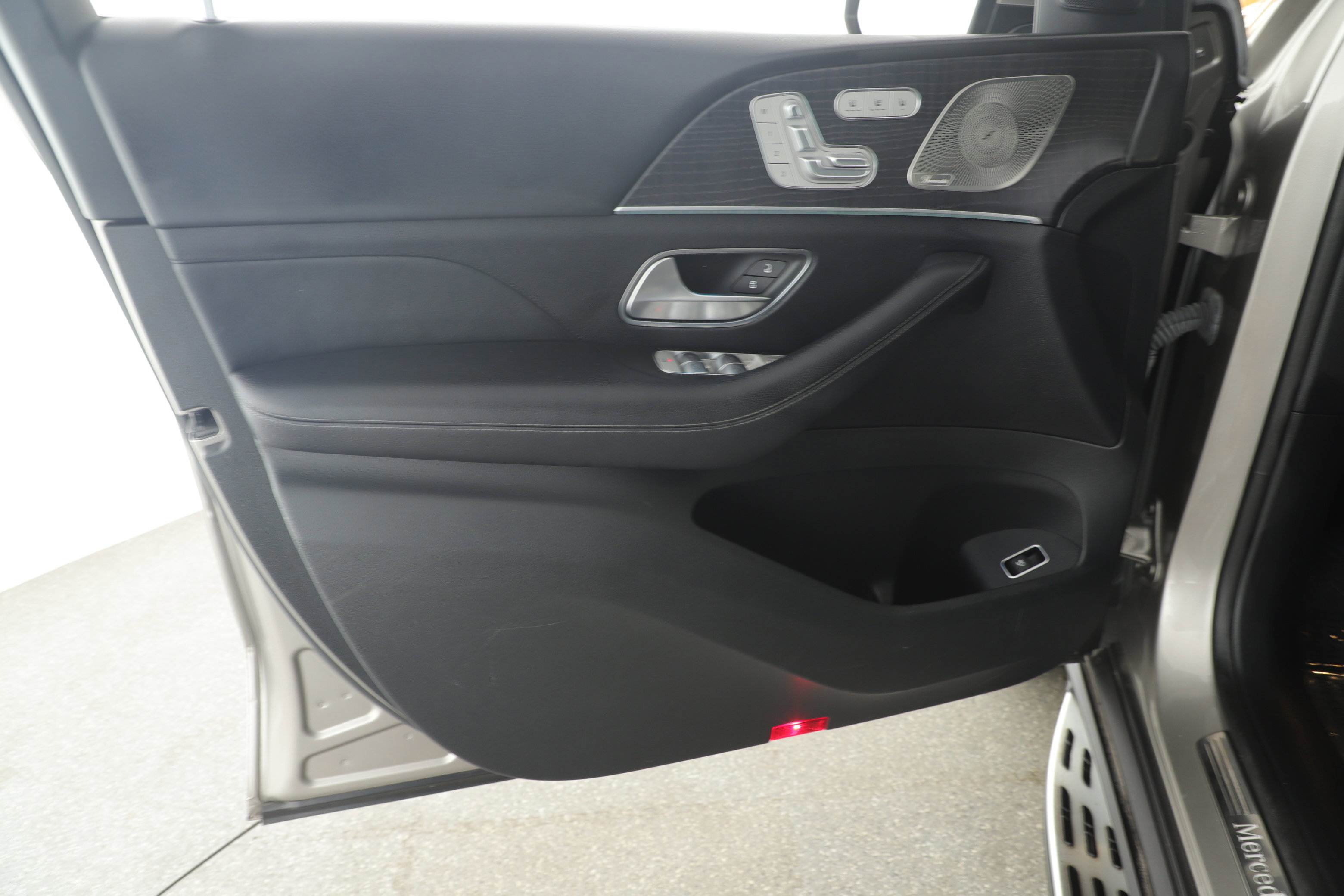 Used 2022 Mercedes-Benz GLS 450 4MATIC image 8