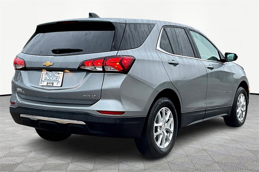 Used 2023 Chevrolet Equinox LT w/ Driver Convenience Package image 4