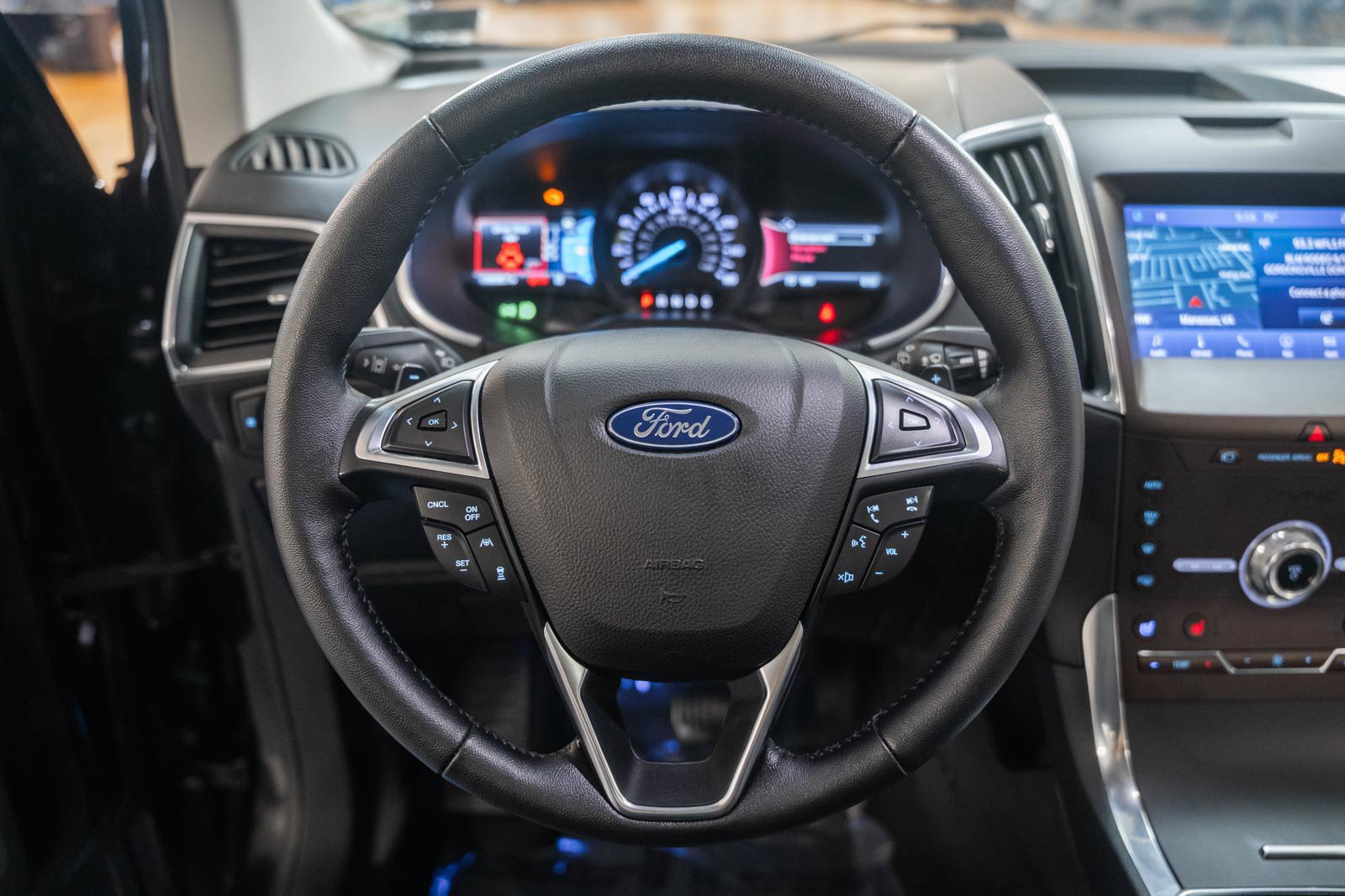 Certified 2020 Ford Edge Titanium w/ Equipment Group 301A AWD/4WD image 30