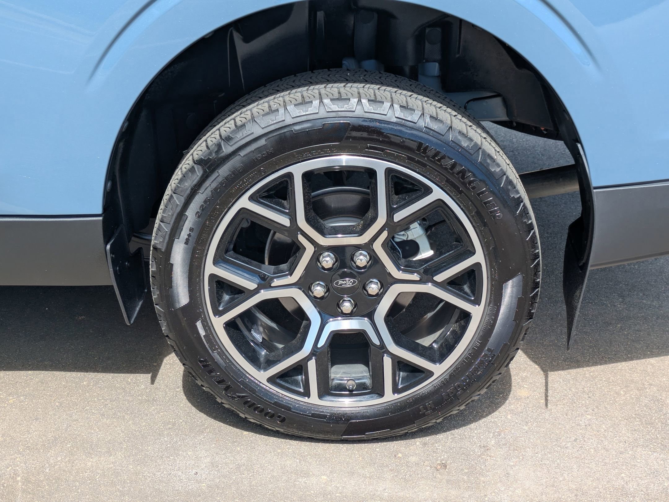 Certified 2025 Ford Maverick Lariat w/ 4K Tow Package image 8