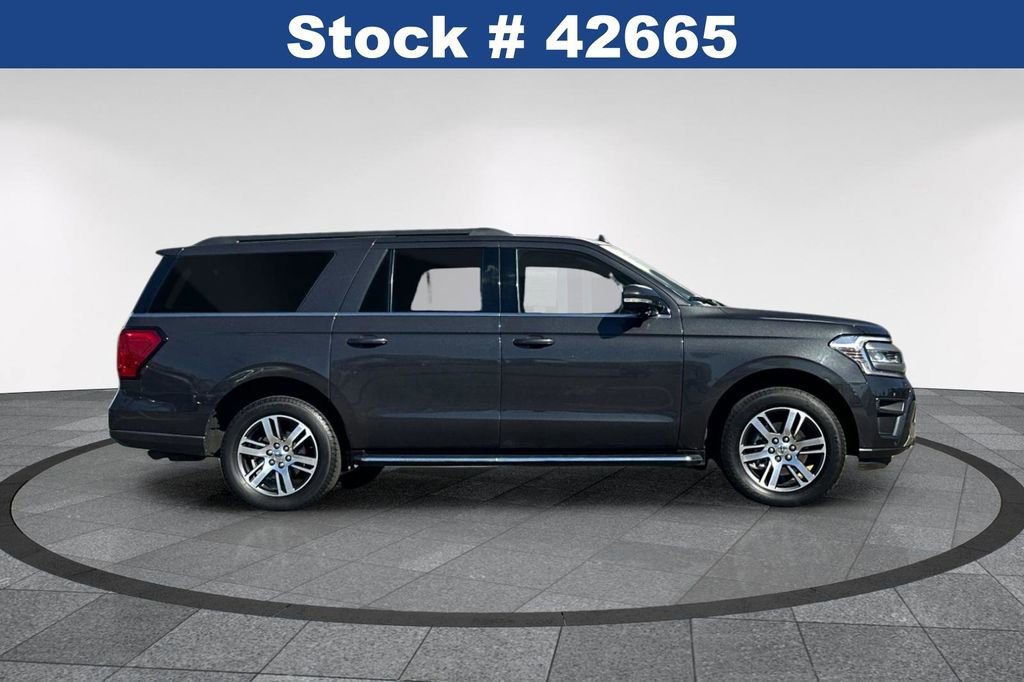 Certified 2022 Ford Expedition Max XLT image 3
