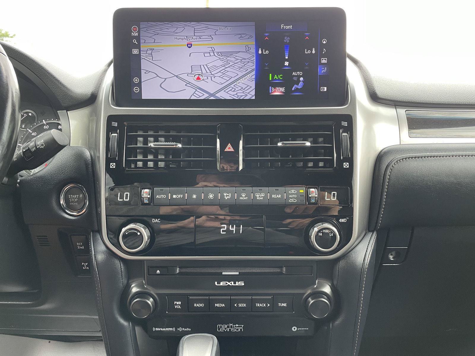 Used 2022 Lexus GX 460 Premium w/ Accessory Package AWD/4WD image 24