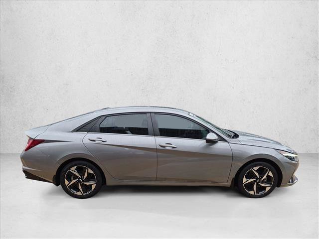 Used 2023 Hyundai Elantra Limited FWD image 4