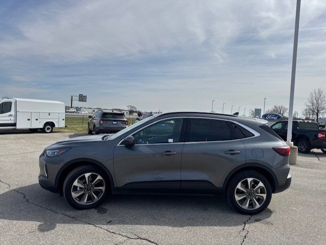 Certified 2023 Ford Escape Platinum image 2