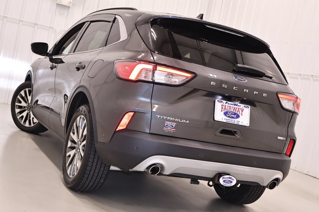 Certified 2020 Ford Escape Titanium w/ Titanium Premium Package 2.0 AWD/4WD image 40