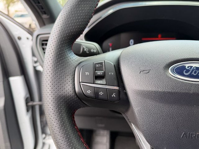 Certified 2025 Ford Escape ST-Line FWD image 10