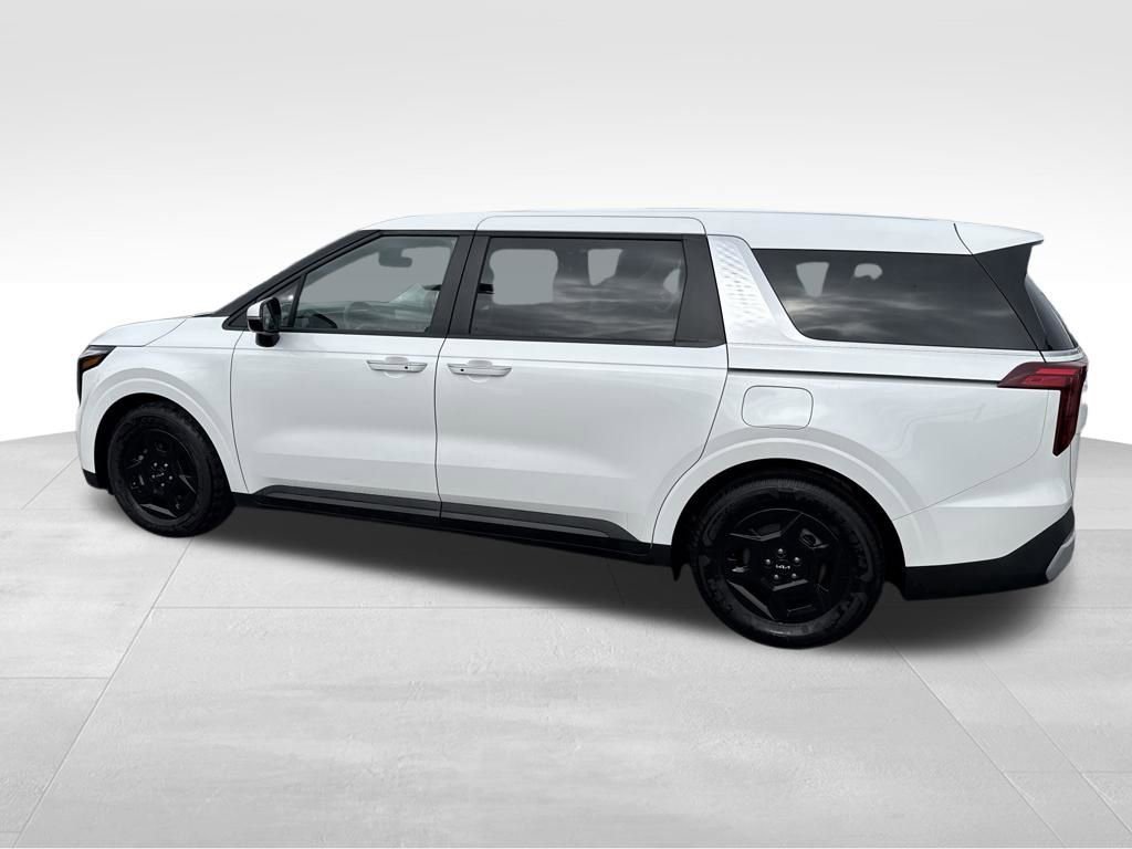 Used 2025 Kia Carnival image 12