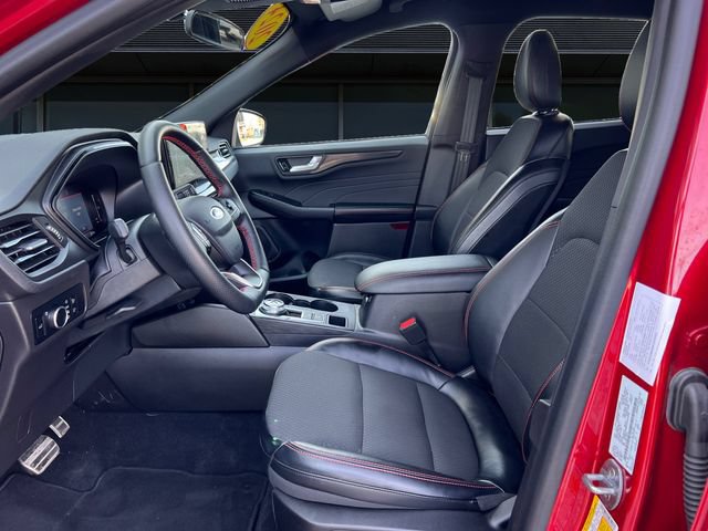 Certified 2024 Ford Escape ST-Line w/ Tech Pack #1 AWD/4WD image 9