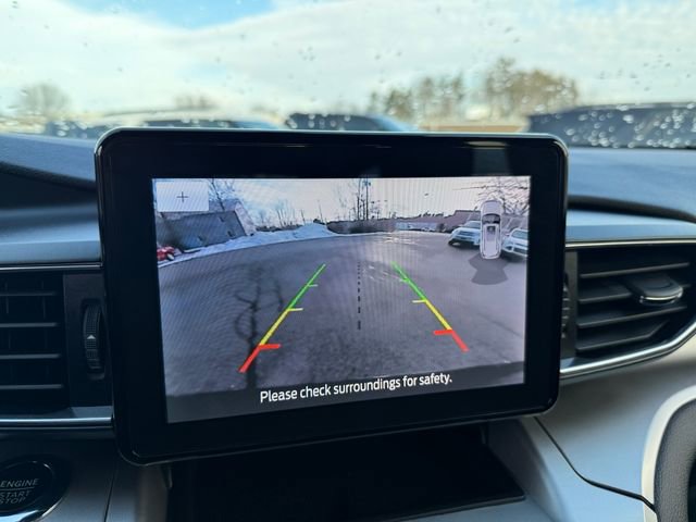 Certified 2022 Ford Explorer XLT w/ Equipment Group 202A image 9