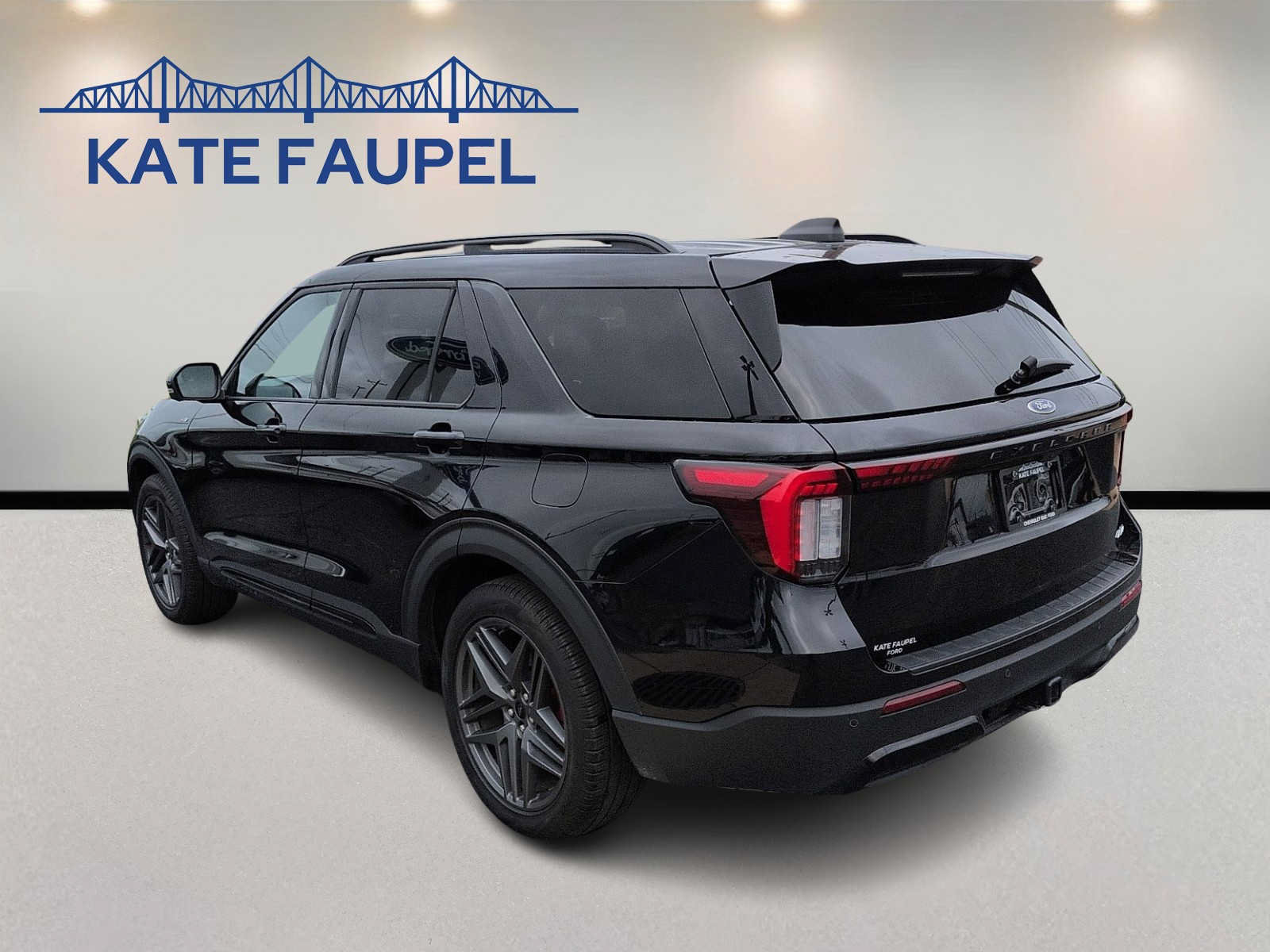 Certified 2025 Ford Explorer ST-Line w/ ST-Line Street Pack AWD/4WD image 5